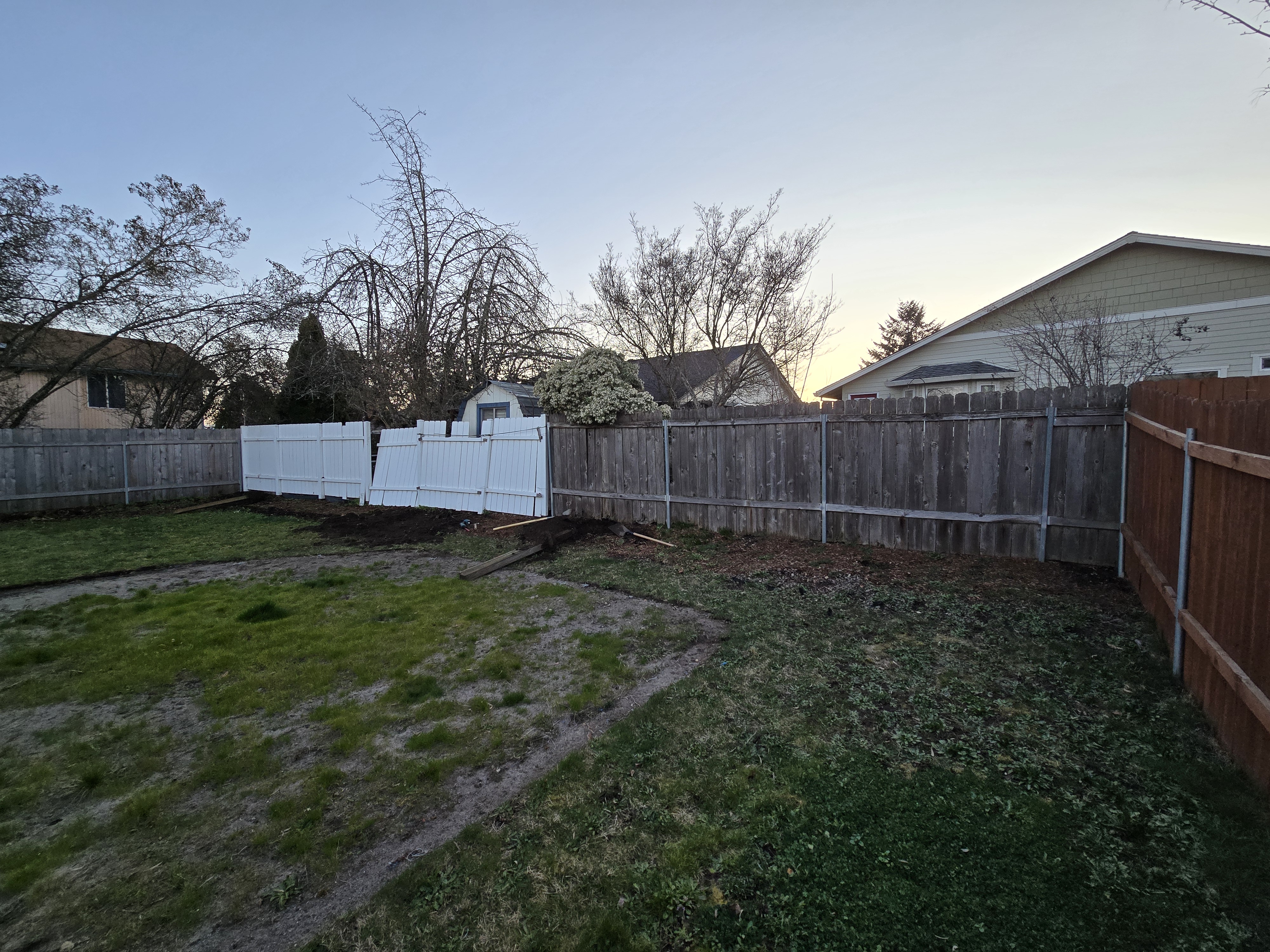 Old fence before replacement