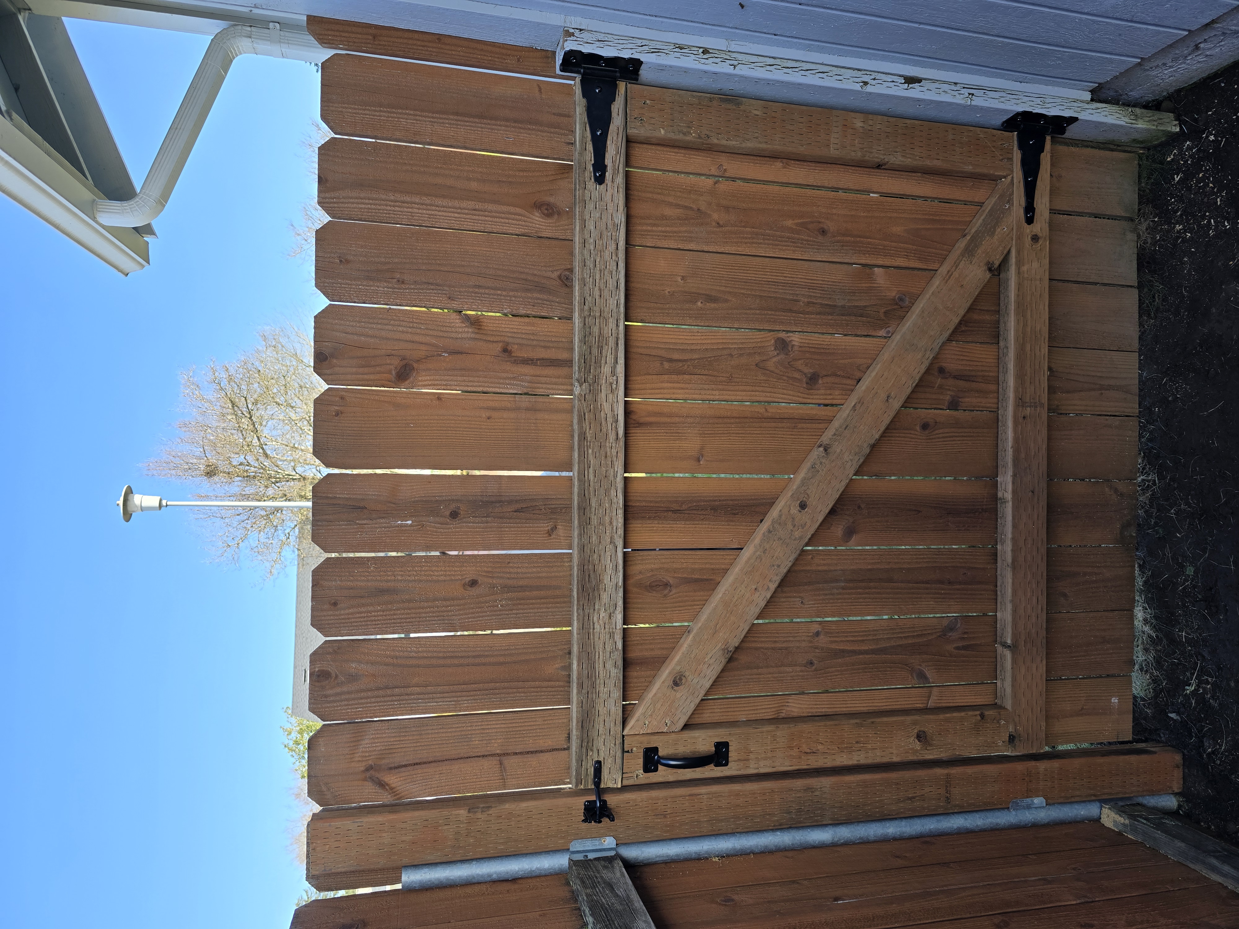 New cedar gate
